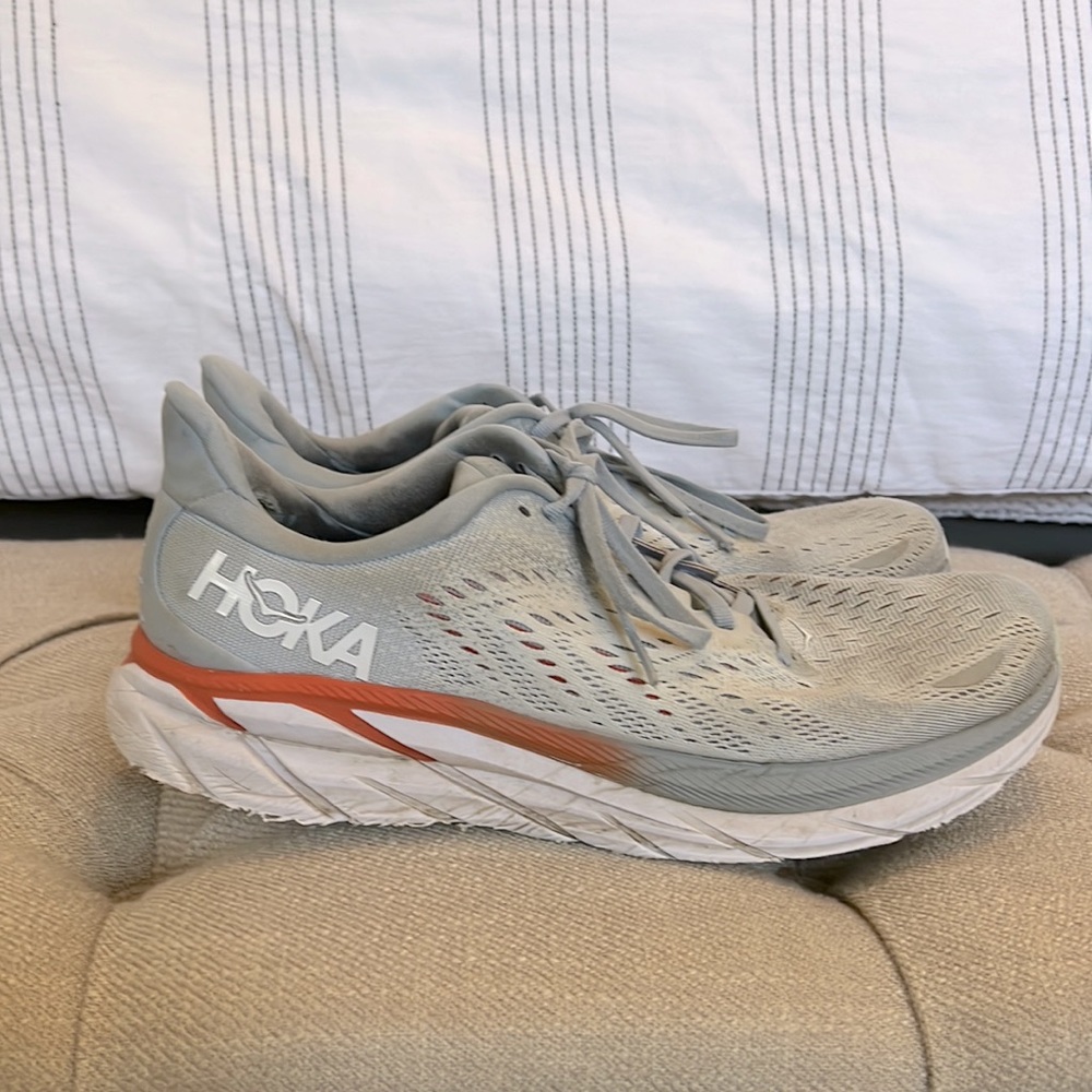 HOKA Womens Clifton 8